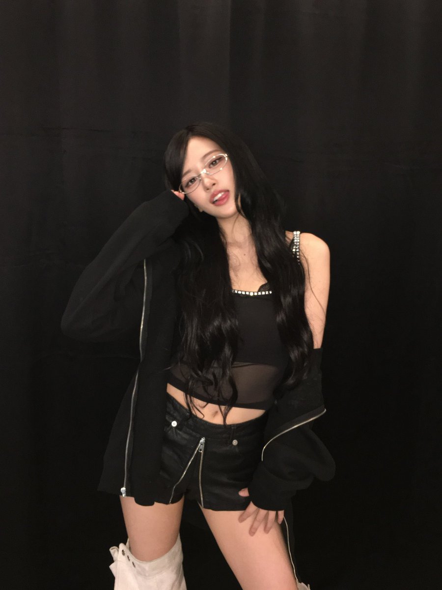 _ann_yujin's tweet photo. 🐈‍⬛🖤

#ANYUJIN #안유진 #IVE #아이브 https://t.co/rAfU249ON4