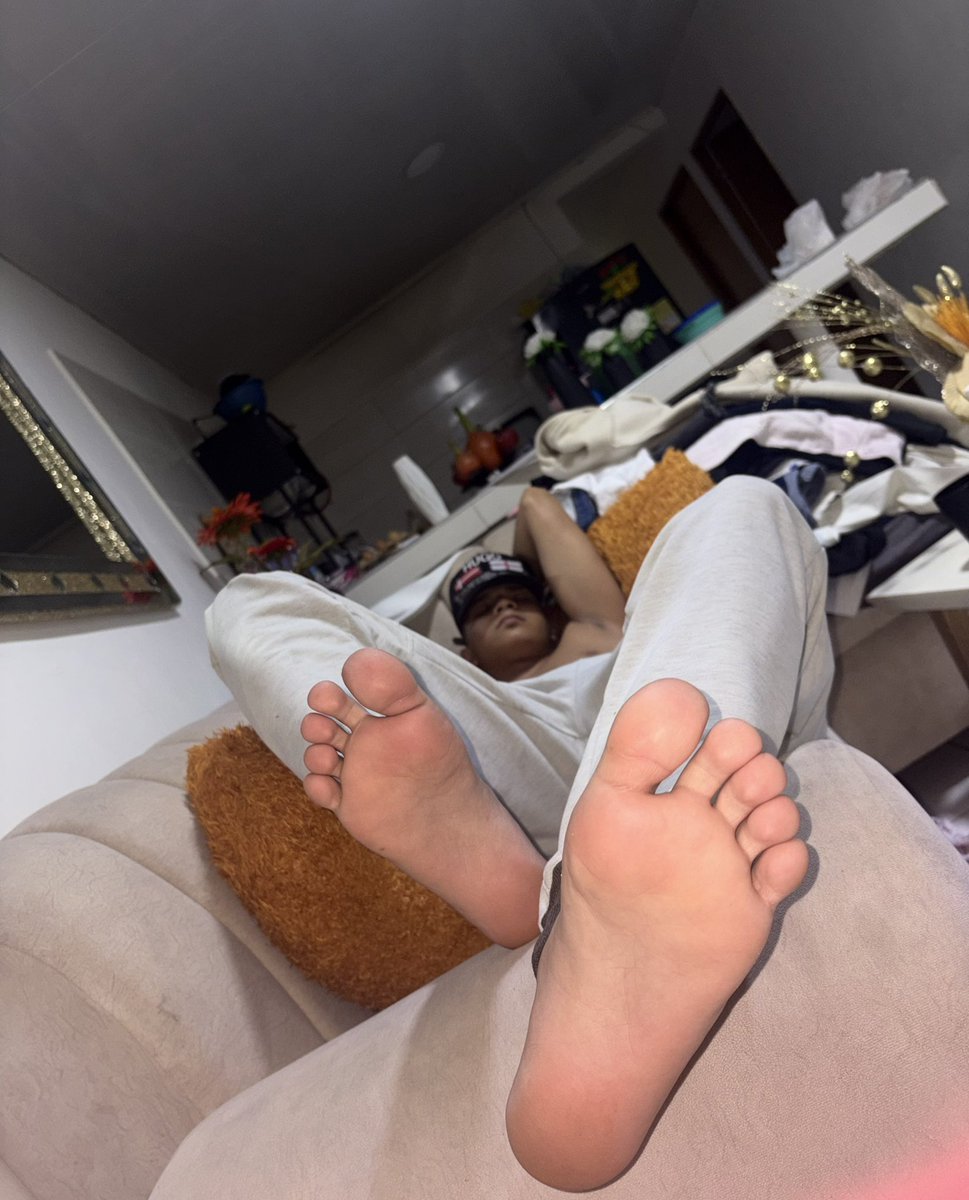 MasterFireJames's tweet photo. You can stare all you want. I already know exactly where your attention belongs. π
Look up, stay quiet, and know your place.
#Findom #Domination #DuoMasters #Humiliation #BDSM #Kink #DominantMen #Feet #FootFetish #Tribute #PayPigs #Surrender #Worship #XKink #KinkCommunity https://t.co/BIpxJ99RPO