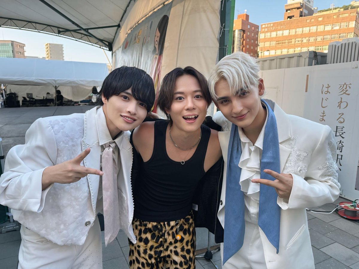 s_tky_staff's tweet photo. 「デジマルシェ in かもめ広場」
ありがとうございました！

そして、ご一緒させて頂いたペルピンズ様ありがとうございました✨
また長崎の皆さまにお会いできる機会を楽しみにしています！

本日初めて杉本琢弥を知ってくださった方も、ぜひこの機会にツアーへお越しください！

🎫 チケット
「TAKUYA SUGIMOTO ONEMAN LIVE 2026」
11/25(水) 大阪 なんばHatch
11/26(木) 名古屋 DIAMOND HALL
12/4(金) 福岡 DRUM LOGOS
12/9(水) 東京 品川Stellar Ball

▼チケットはこちら
https://t.co/Q6GnGwv3mU