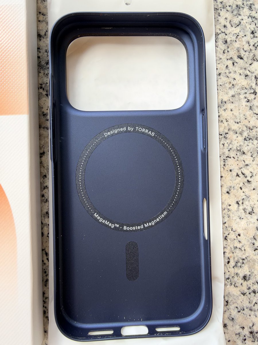 Treyrsmith's tweet photo. Check out this ultra-thin MagSafe case by Torras for the iPhone 18 Pro. Itβs so thin itβs like having no case at all (except it feels great in the hand). #OutsideWithTORRAS #Ostandshot https://t.co/yBmMrYv86T