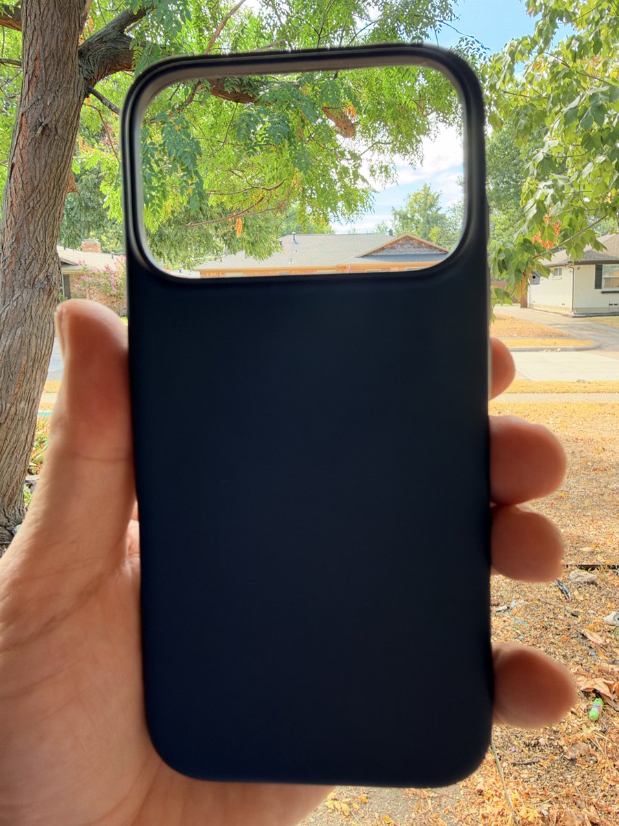 Treyrsmith's tweet photo. Check out this ultra-thin MagSafe case by Torras for the iPhone 18 Pro. Itβs so thin itβs like having no case at all (except it feels great in the hand). #OutsideWithTORRAS #Ostandshot https://t.co/yBmMrYv86T
