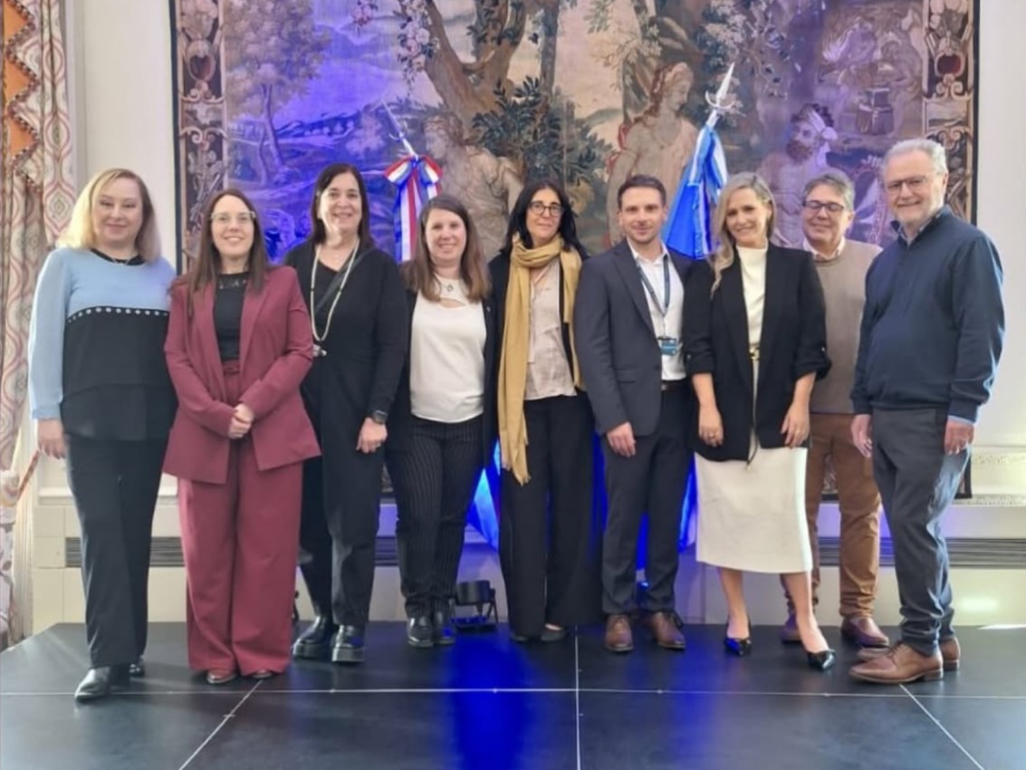 USALLenguas's tweet photo. 👉La Escuela de Lenguas Modernas participó de la celebración del 10ºaniversario de Path International Examinations Argentina, en la Embajada Británica🇬🇧, como centro examinador autorizado desde 2018
#PathExaminations #CentroExaminadorUSAL #CentrodeIdiomasUSAL #LenguasModernasUSAL https://t.co/q9OXF4Cs2n
