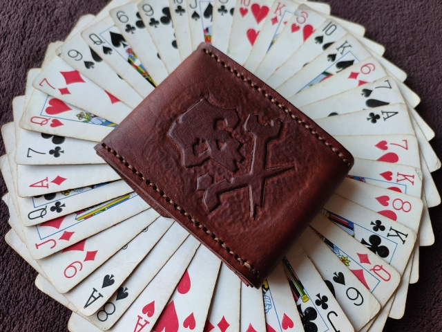 Sobaka_FPS's tweet photo. #SeaOfThieves #BeMorePirate @SeaOfThieves 

Pirates have always loved games of chance, and every pirate should have a deck of cards like this! https://t.co/cIYCe4bO1a