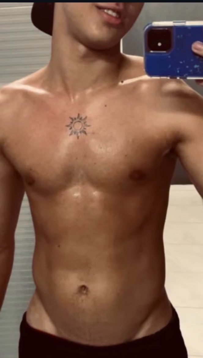 LuKinhasVna's tweet photo. Preciso voltar com esse corpo urgentemente https://t.co/qFXwMDLqzc
