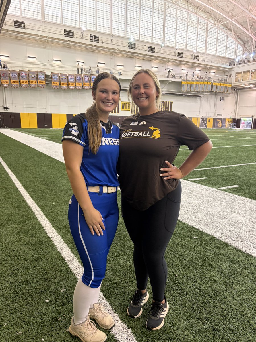 AddysonBucklin's tweet photo. Thank you coach @marleewilson for putting on the @WMUSoftball ⛺️ yesterday. I enjoyed taking many reps, interacting with the coaches and players, and playing in the scrimmages with my teammates @ReeseBerry29 and @AddyMark2030. 

Go broncos!! 💛🤎

@CoachErikaWhitt  @Coach_Mogan https://t.co/a7PRyYjx2x