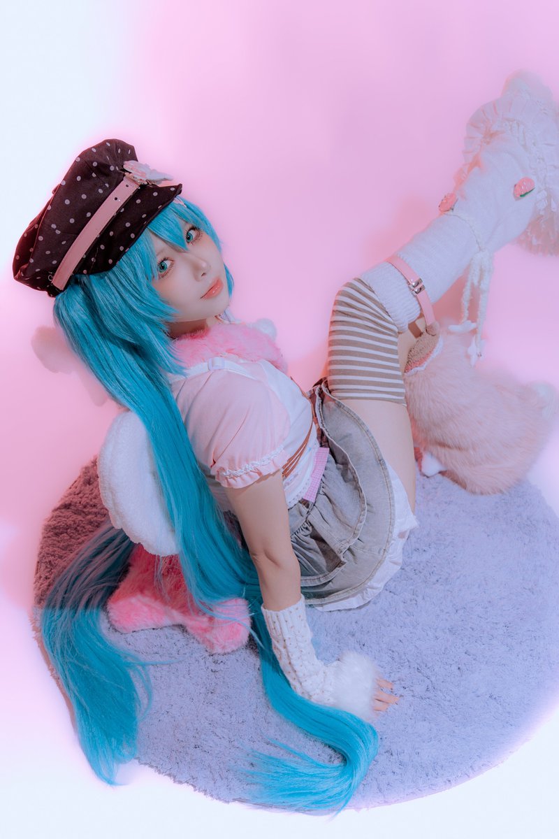 songhucos's tweet photo. Meet and greet
MIKU https://t.co/qMZtusPTQG