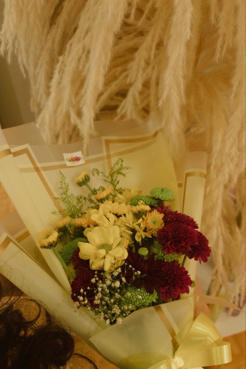 gabyvalandrott's tweet photo. Ganhar flores é um sentimento! https://t.co/rqkHruOYez