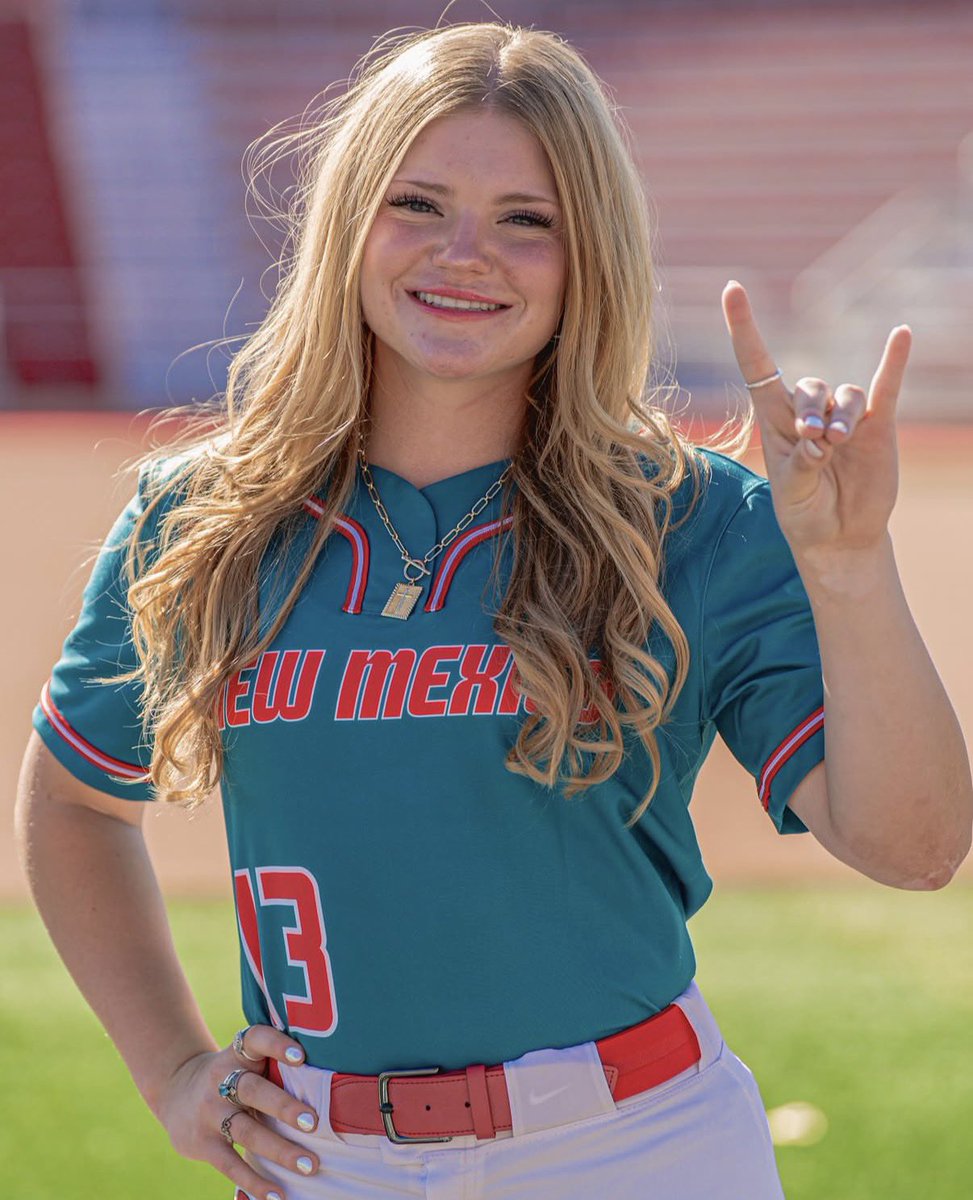 DiamondAddicts's tweet photo. NEW MEXICO IS NOT MESSING AROUND

They started their 2028 class with a duo from Texas Glory

🐺Bradyn Young
🐺Melissa, Texas
🐺OF

~Bradyn has all the tools: explosive player, high EVs, plus arm strength, versatile defender, so much speed

🐺Isabella Flores
🐺Flower Mound, Texas
🐺RHP-1B

~overpowers hitters with a savage pitch mix + mature at the plate, can swing it well @BellaFlo51_8

GOOOO LOBOS