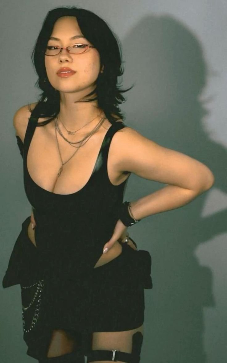 KpopGoony's tweet photo. Jodi's made for boobjobs 😍 #tits #tribute #jodi #quarterjade #otv https://t.co/EE5X7XEgz9