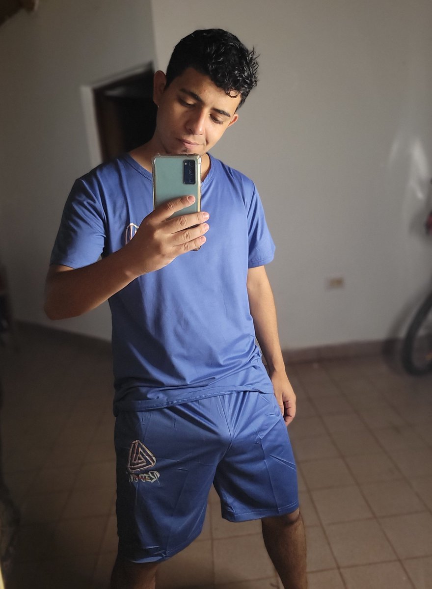 DanielC72462226's tweet photo. Pijama nuevo 
https://t.co/vhYrhs5vmO https://t.co/fJEtWKkpXP