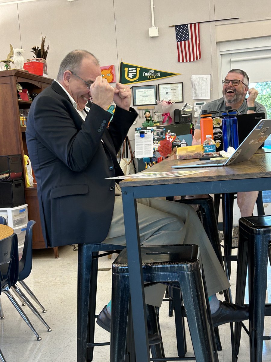 ChadDumas's tweet photo. When you're having so much fun with a guiding coalition unpacking a standard!!!! #atplc @SolutionTree @SolutionTreeCA https://t.co/LpNyov3elL