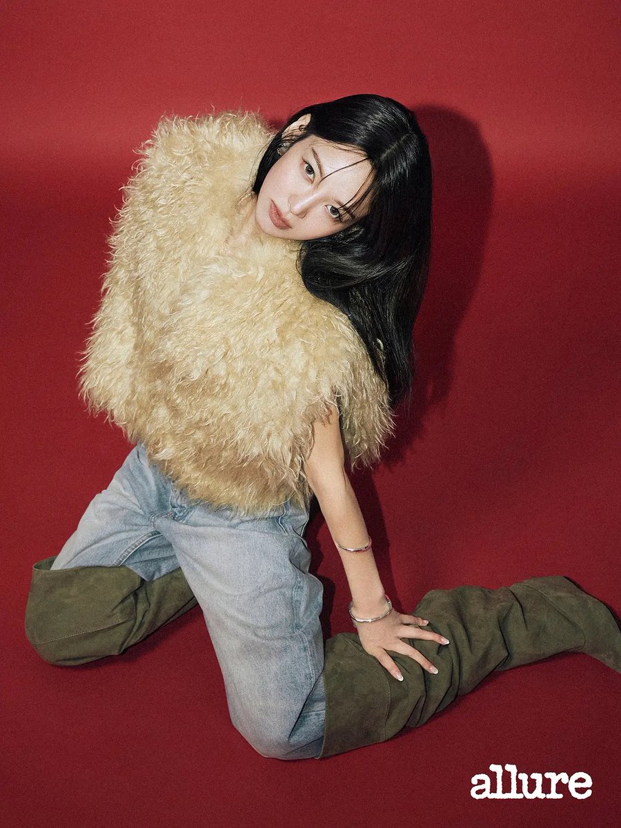 HYOYEON_Updates's tweet photo. Hyoyeon for Allure Korea October Isues 
https://t.co/PyULts368b https://t.co/PX356rNd4G