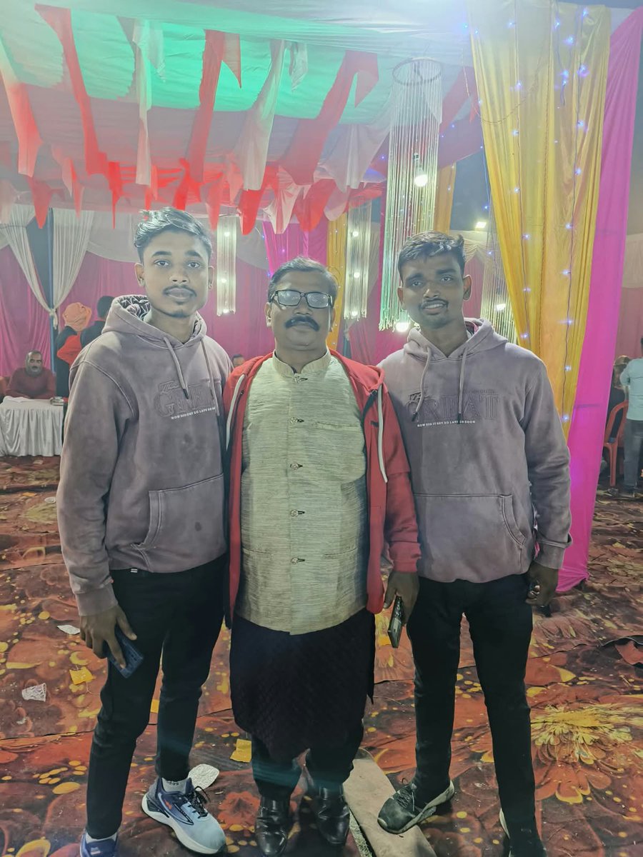 sumangsaini's tweet photo. जन्मदिन की ढेरों हार्दिक शुभकामनाएँ एवं बधाइयाँ मेरे प्यारे बाबू सीपू सैनी जी को
आप जिएँ हजारों साल रब से यही दुआ और प्रार्थना करती हूँ जी मैं 
ईश्वर आपको उत्तम स्वास्थ्य  सुख समृद्धि खुशियाँ एवं दीर्घायु प्रदान करें आपका जीवन हमेशा खुशियों से भरा रहे
जन्मदिन की बहुत बहुत https://t.co/5ySrcbCyUF