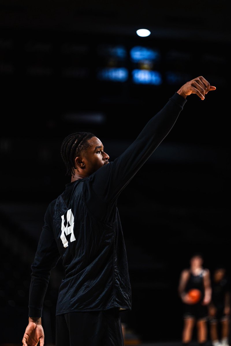 VCU_Hoops's tweet photo. officially day one. 🐏🏀 https://t.co/f3wbegcLvM