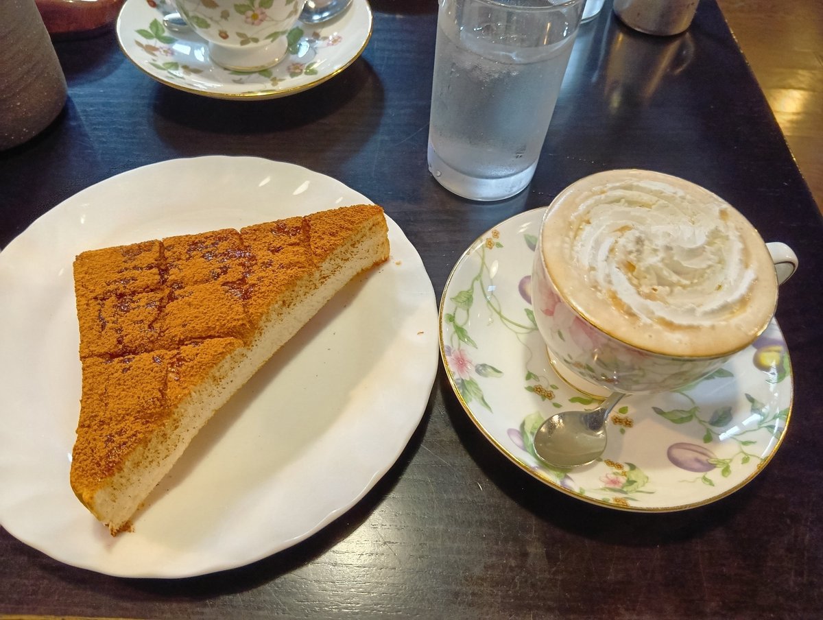 koma_ruucoco's tweet photo. #モーニング

シナモントースト🍞
ウインナー珈琲☕

#休日カフェ
#カフェ好き https://t.co/aQ3XUuZawW