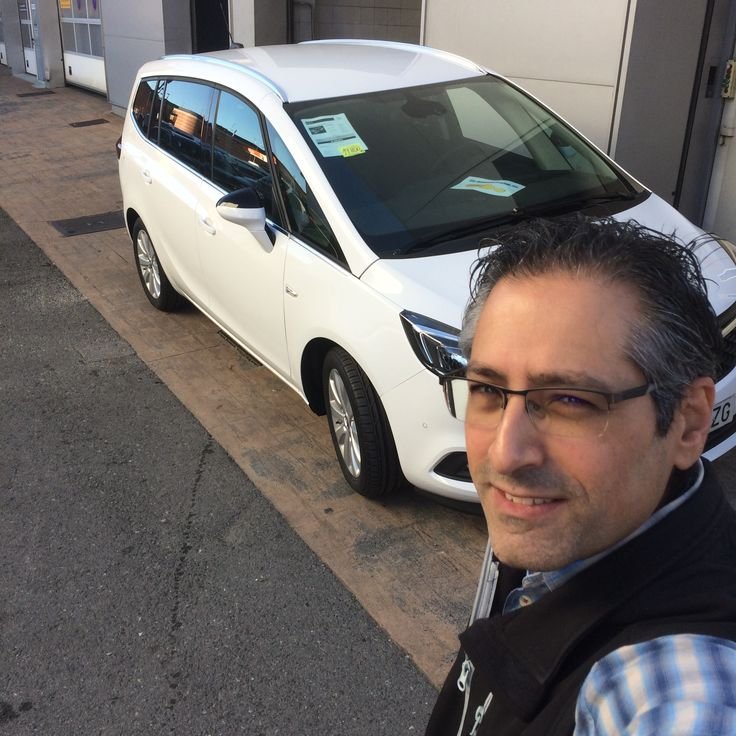 Karleegreyleke's tweet photo. Autotrader first DM first delivery https://t.co/zmOoMdMdkI