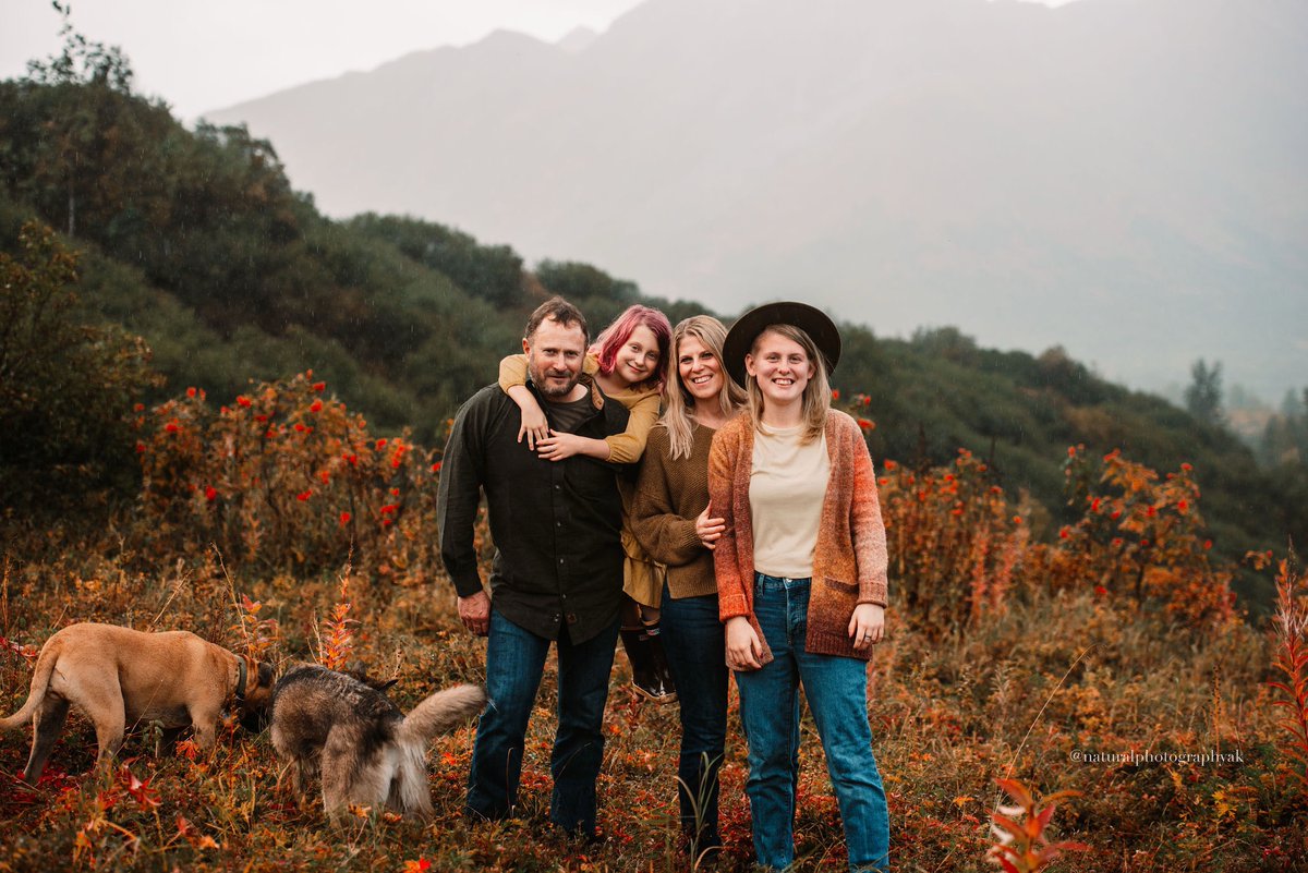 AKNewsNow's tweet photo. ‘We lost a brother’: An Alaskan pilot was killed in a helicopter crash Sunday while fighting a wildfire in Yosemite.
FULL STORY 👉 https://t.co/WSlrkEGzKM https://t.co/0p1WEObeLQ