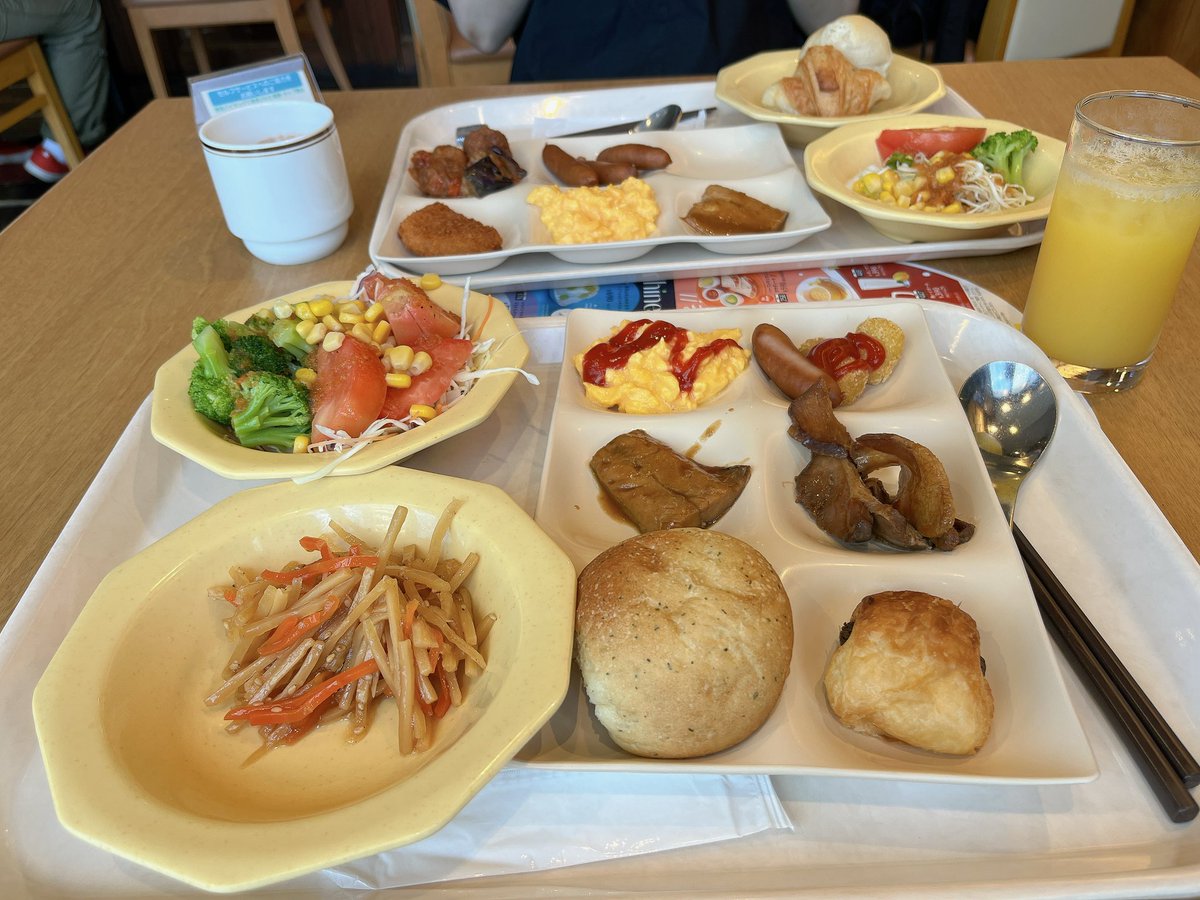 yapitamp's tweet photo. 朝食バイキングって何歳になってもテンション上がる https://t.co/S5go6JuGIv