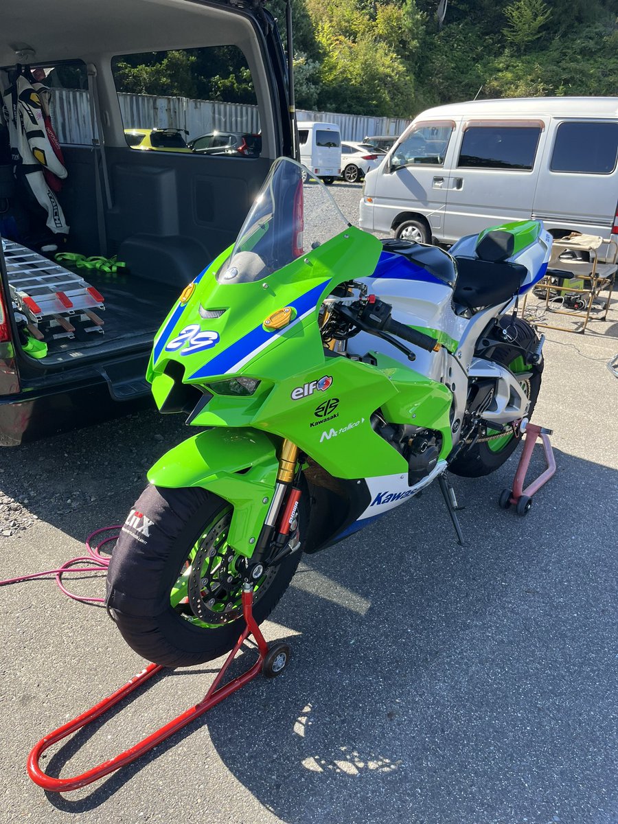 s53222466's tweet photo. 最近乗ってないのでちょっと怖いという感じ。
#鈴鹿ツインサーキット https://t.co/fgko0gS8hp