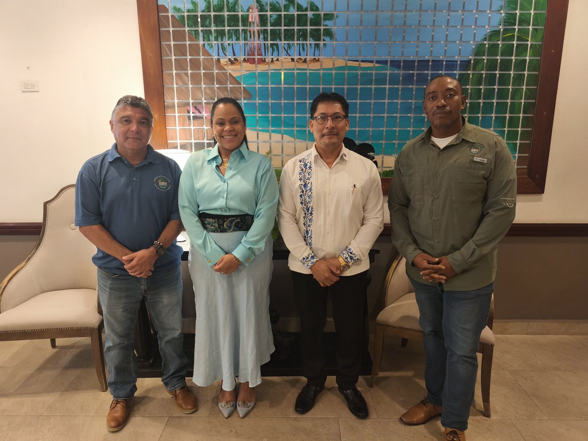 EmbColES's tweet photo. 🇨🇴🇧🇿 La Encargada de Negocios a.i. se reunió con autoridades del Ministerio de Agricultura de Belice para explorar oportunidades de cooperación en intercambio de experiencias y buenas prácticas, capacitación y fortalecimiento institucional en el sector agrícola. 🤝🌱 https://t.co/3PYyJVYJTs