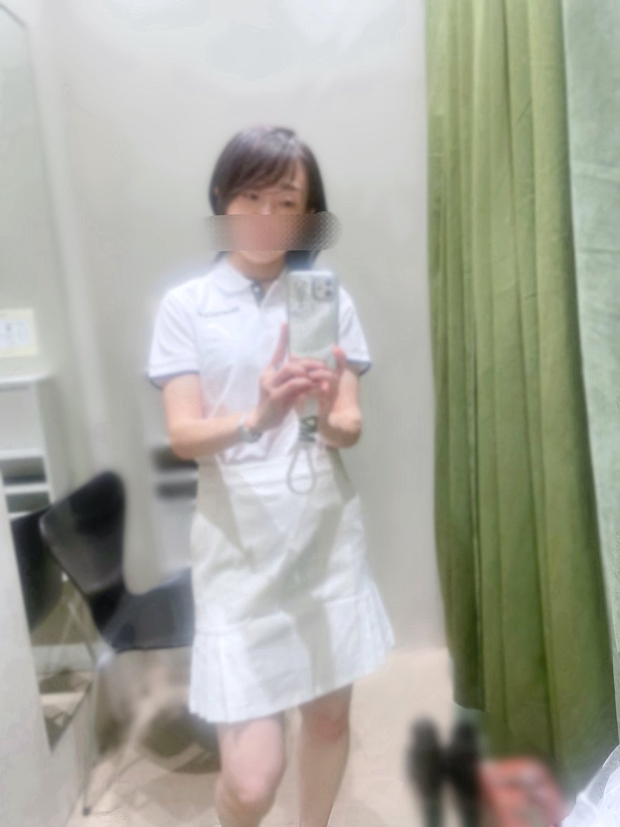 jushachan's tweet photo. ゴルフウェアを探して街歩き

ベー���ュのシャツに白スカートな感じにしたいんだけどスカートのシルエットが違うんだよなあ、、、
Sサイズなのに大きめだなあ🥺՞

タイトなのとフワッとだとご主人様どっちが好きかなあ https://t.co/bDi0moJtN1
