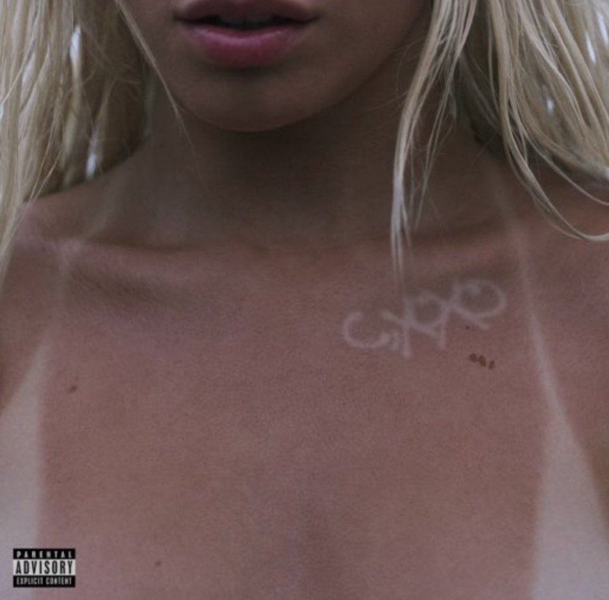 liviecabello's tweet photo. WDYM SOME OF THESE WERE THE C,XOXO ALTERNATIVE COVERS?? https://t.co/fZeIyTUQTN