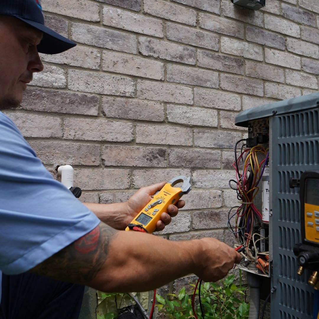 AireServDFW's tweet photo. Fall starts tomorrow 🍂 but Dallas HVAC systems may still have cooling AND heating work ahead.

This seasonal transition is a smart time to make sure your system is ready for whatever North Texas brings next.

📲 (469) 699-8406

#DallasHVAC #HVACMaintenance https://t.co/8OkV8E165G