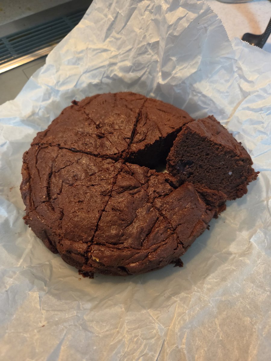 matoate3636's tweet photo. チョコレートチーズケーキすこーしブルーベリー https://t.co/3oXgVq7Yue