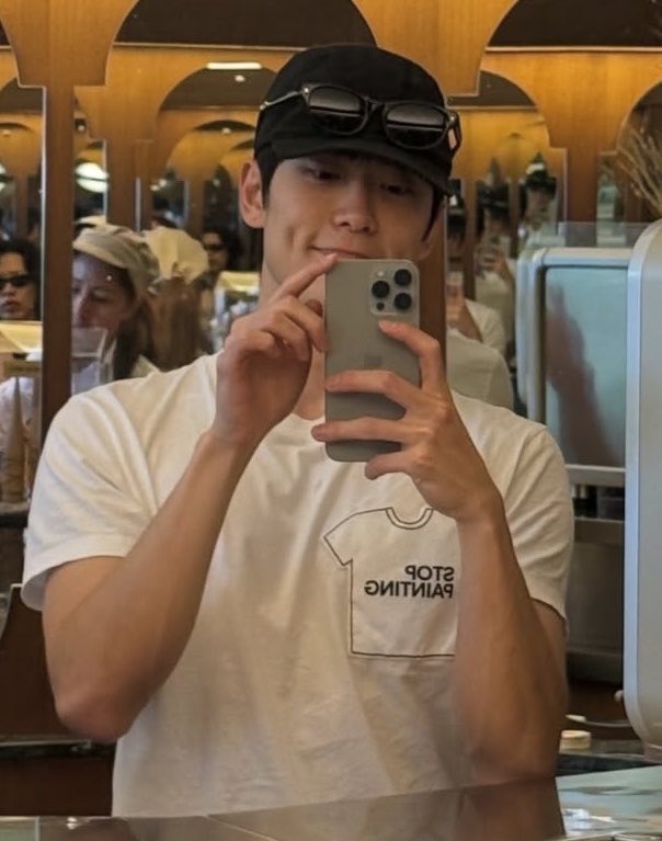 dearestyunoh's tweet photo. jaehyun’s mirror selfies :] https://t.co/vWADbtxf1I