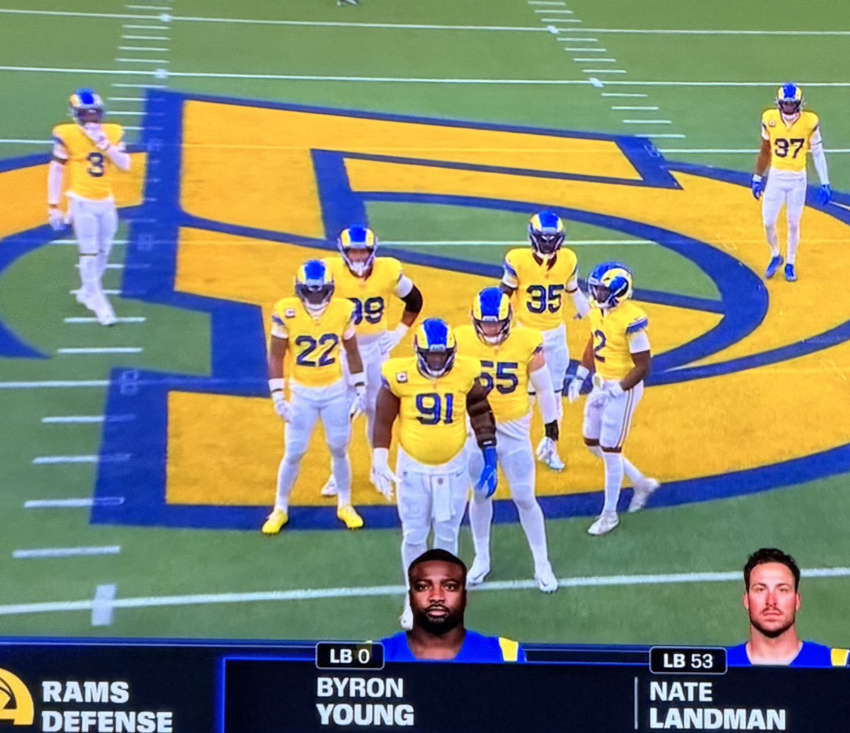 lynziekate's tweet photo. when you have to play football at 5:00 but steal the moon at 10:00 https://t.co/hExodP9QWc