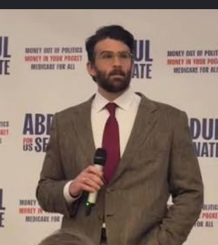 jsdaghfiougbsad's tweet photo. @actingliketommy he's not even wearing a tie.. or a suit jacket.. you literally meme'd yourself you absolute clownshow lmao https://t.co/4lyLsQtjaE