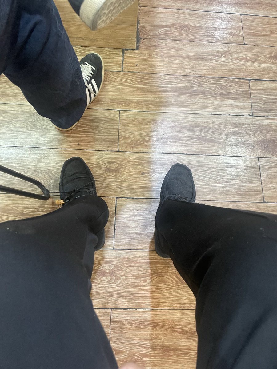 rnr3rn's tweet photo. new place, same shit https://t.co/o0RqpO6w2g