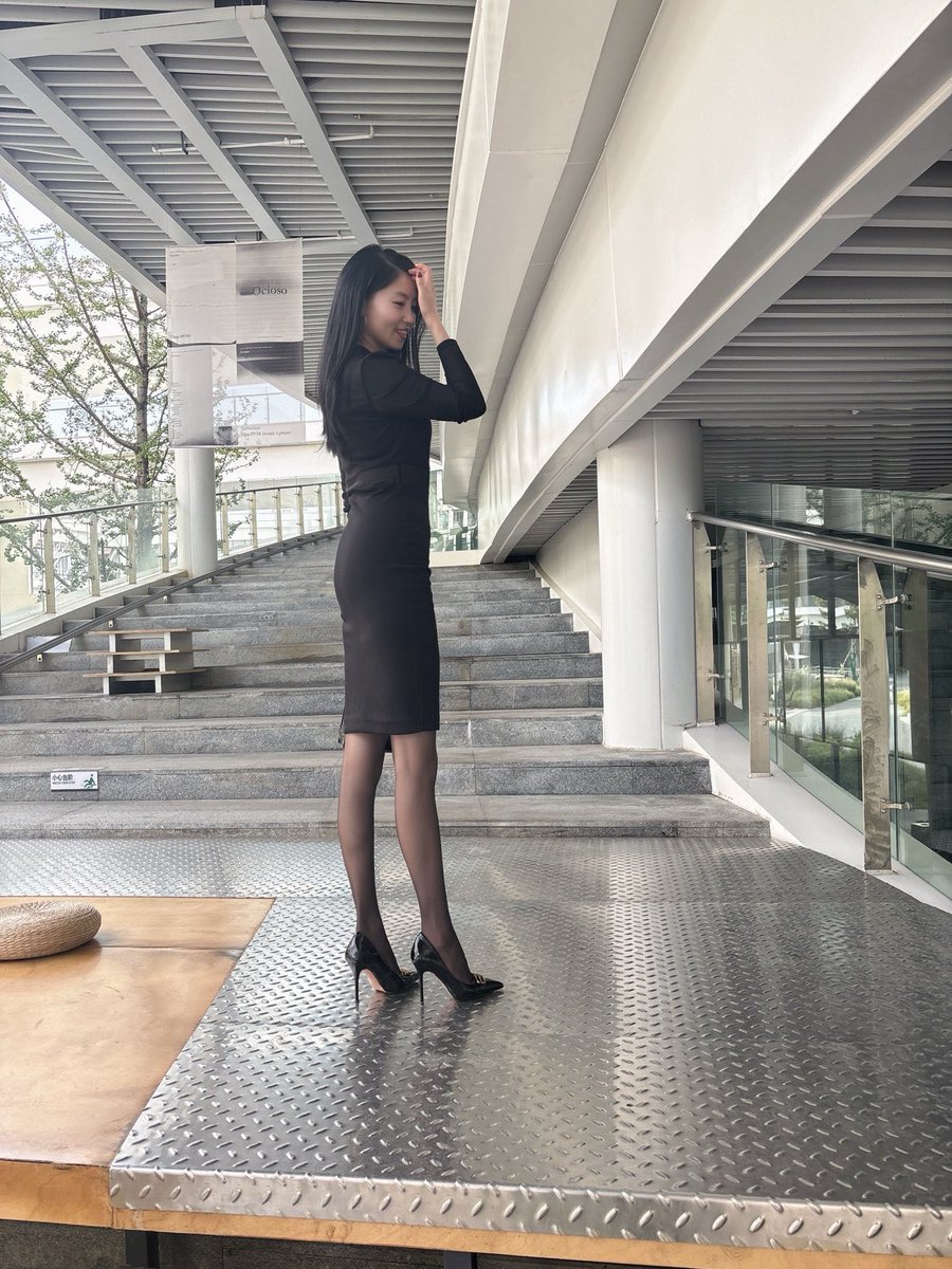 Yuexin79's tweet photo. 三年前刚结婚的时候，和老公还能一个星期两三次，现在基本上一个星期一次，他都要每次都说不行了不行了好累好累。
以前觉得嫁给一个比自己大18岁的男人会像疼女儿一样宠我。结婚后确实没让我做过家务做过饭，但是我才三十多岁，那方面的需求也是不能缺少的啊！ https://t.co/TpIK8NbRLi