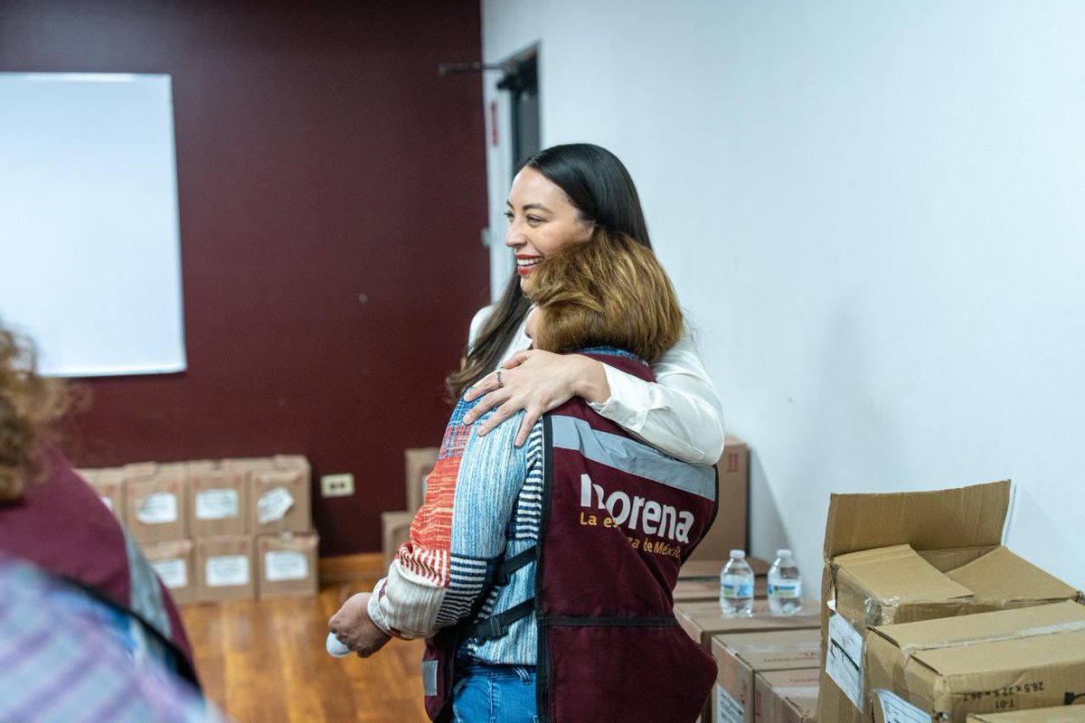 JulietaRamirezP's tweet photo. ¡Llegamos a Casa Morena Mexicali! Gracias a fundadores, trabajadores, COTs, enlaces, compañeras y compañeros por recibirnos y conversar.

Estoy a la orden de todas y todos, esta coordinación será de puertas abiertas y de mucho trabajo territorial.

Seguiremos visitando las Casas Morena para reportarnos y organizarnos.