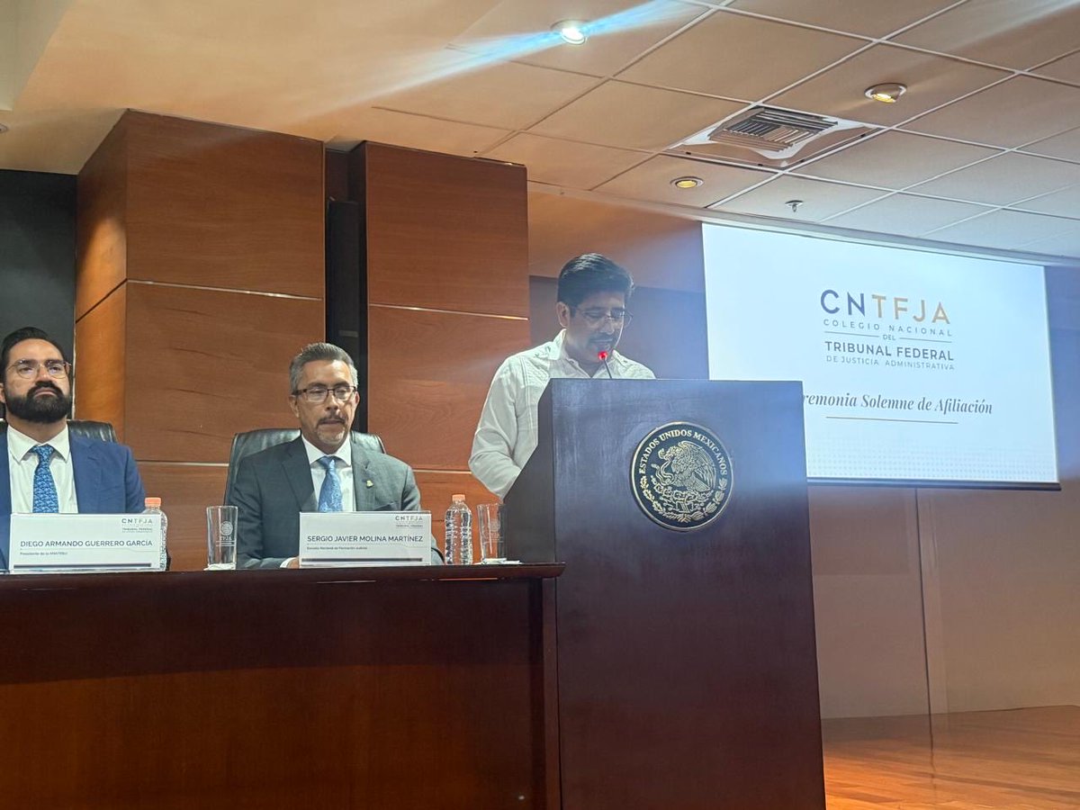 z_mosri's tweet photo. Mi reconocimiento y felicitación al @ColegioTFJA por esta ceremonia de afiliación y, especialmente, a quienes hoy se incorporan a esta comunidad.

La creación y consolidación de espacios que promueven la formación, el diálogo y el desarrollo profesional fortalecen también a nuestra institución.

Les deseo mucho éxito en esta nueva etapa.

#ColegioNacionalTFJA #TFJA #ComunidadJurídica #FormaciónProfesional