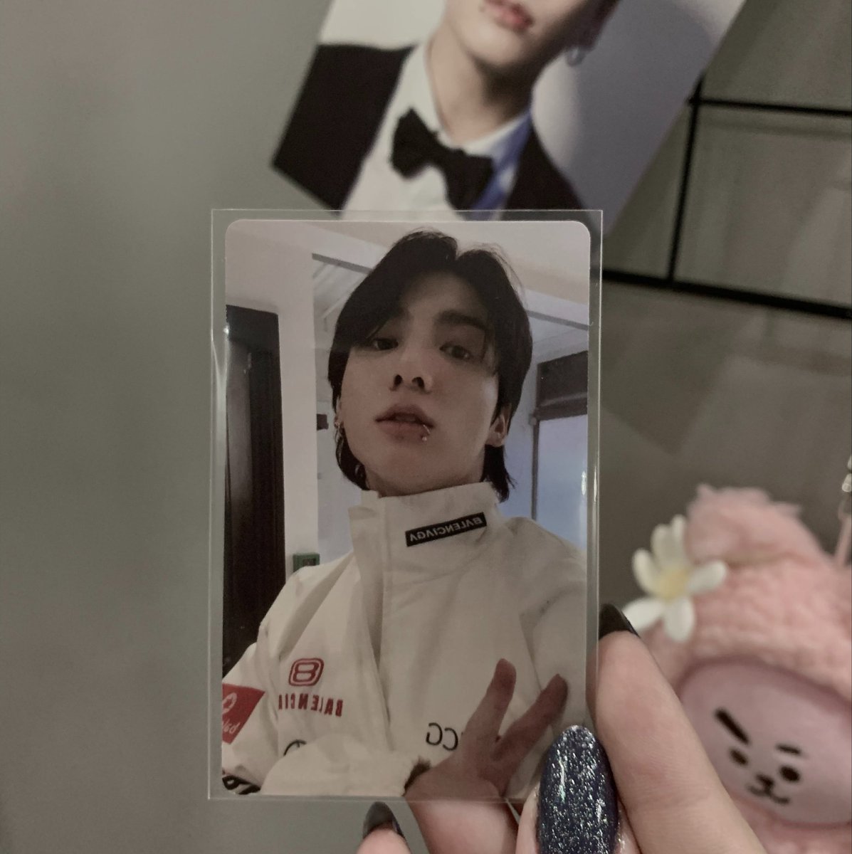 taekholic's tweet photo. — feedback positivo para @allykatzjeanz .ᐟ nem acredito que tenho essa prio em mãos graças a ally que foi super atenciosa desde a compra até a postagem. chegou tudo certinho e bem protegido cheio de brindes. 🩶 https://t.co/142aYfjw2l