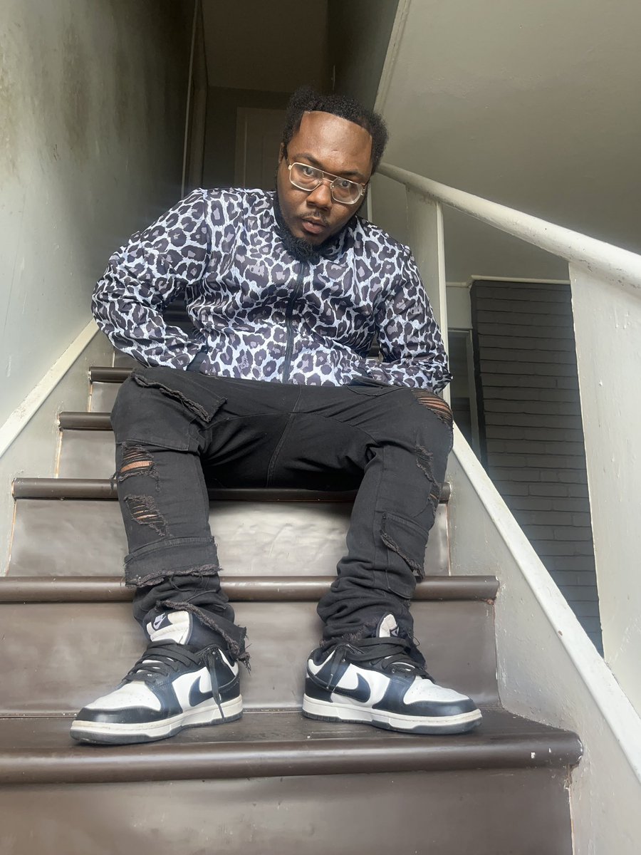 keddy95g's tweet photo. #KEDDY95G x #PRETTYBOYGLO On #GLO
& This #RightNow Fresh From Head To Feet
Also 💡 Everything #Shein Mixed With #Nike https://t.co/lniXZ5RDne