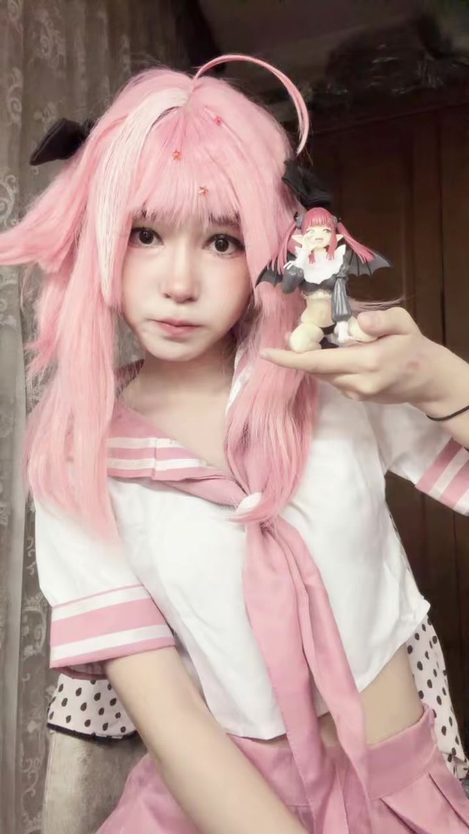 Mori3oo's tweet photo. meow!!!∩^ω^∩

   #astolfo #cosplay https://t.co/BcWr4pK36Y