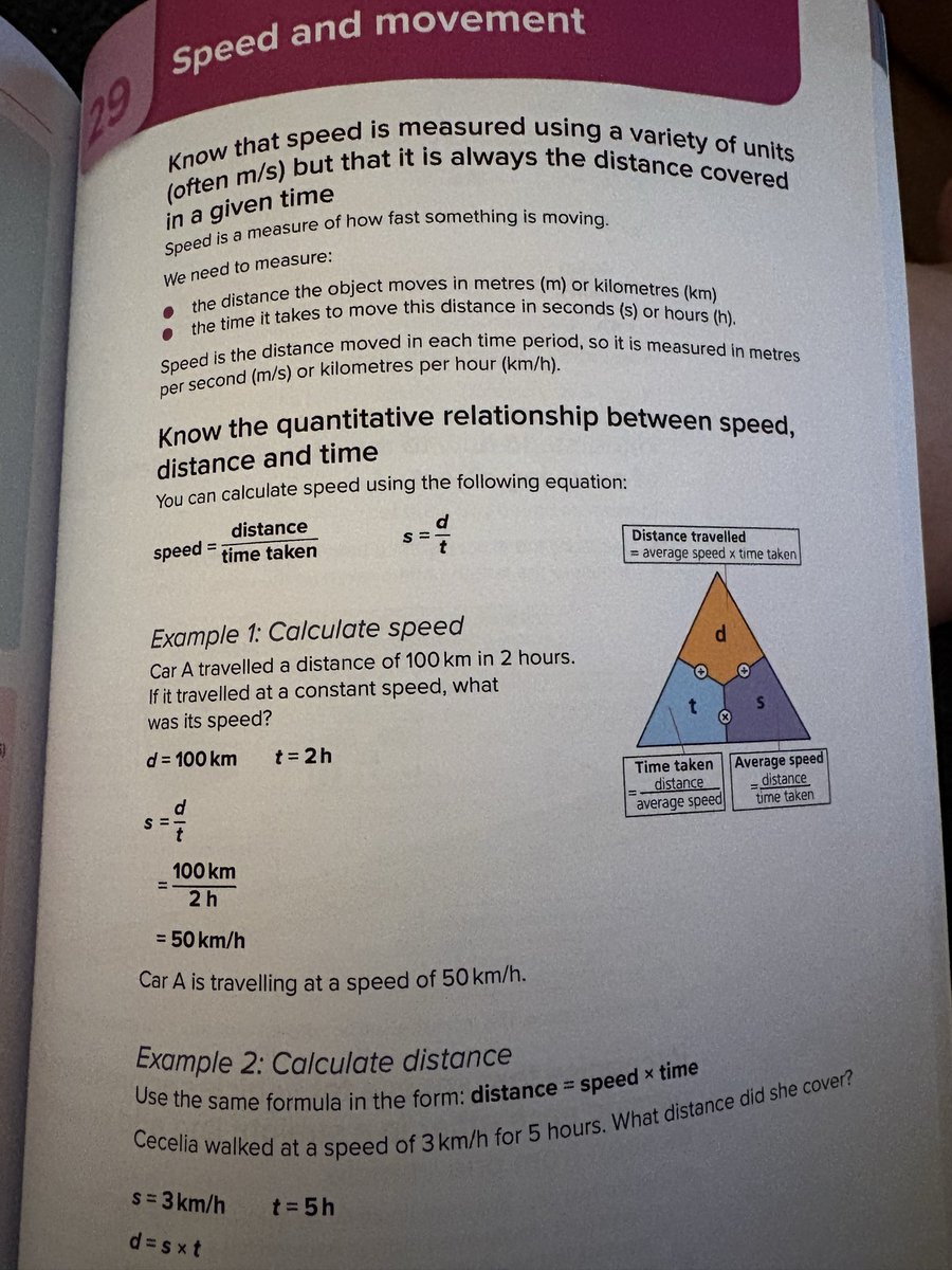 May_Roma's tweet photo. イギリス　小6 理科参考書

160ページほどありずっとこんな内容で字だらけ。生物、地学、栄養学、物理、電気、化学が含まれている。宿題もこれを使用。日本の昭和のカリキュラムなら中3か高一レベル。

これは市販されており、進学校の特殊なものではなく、イギリス政府のガイドラインに沿ったもの。

後ろ写真2枚は本年度の小6理科。

日本の教科書は内容がイギリスの年長レベル(煽りではなく本当。疑うならみにろま君が年長の時のカリキュラムを見せる)

あまりの内容に唖然。しかもペラペラ…

文部省はなんでこんな簡単な内容にしてるのか謎だが、日本の中年以上の人、独身、高齢者は知らないと思うから共有するわ