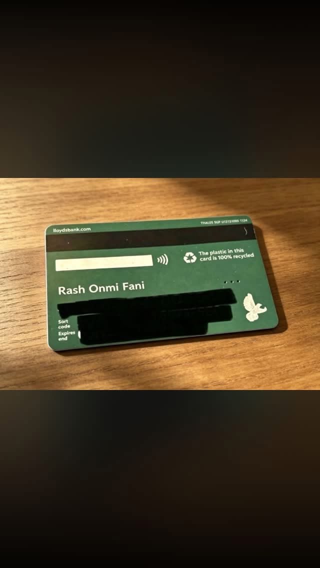 BigBearF1's tweet photo. Just found this bank card on the train……..! 😳😉 https://t.co/XjOjhS3prf