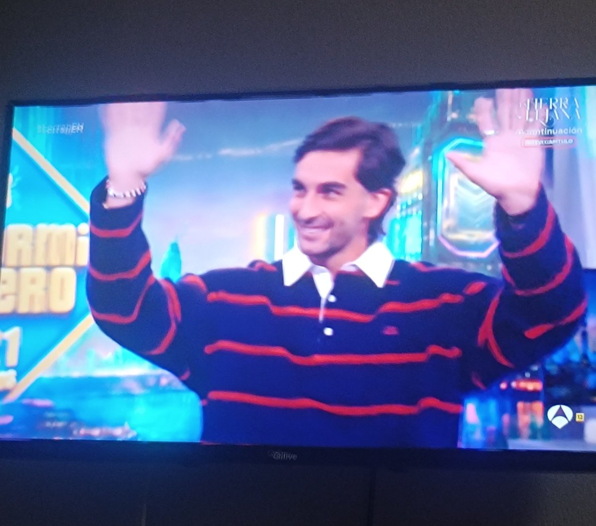 _Bearts_'s tweet photo. Estoy buscando un Feebas (a poder ser shiny). Si lo encuentro antes de que acabe el Hormiguero le pongo de nombre Ferran 🫵 https://t.co/eknyBcQj6R