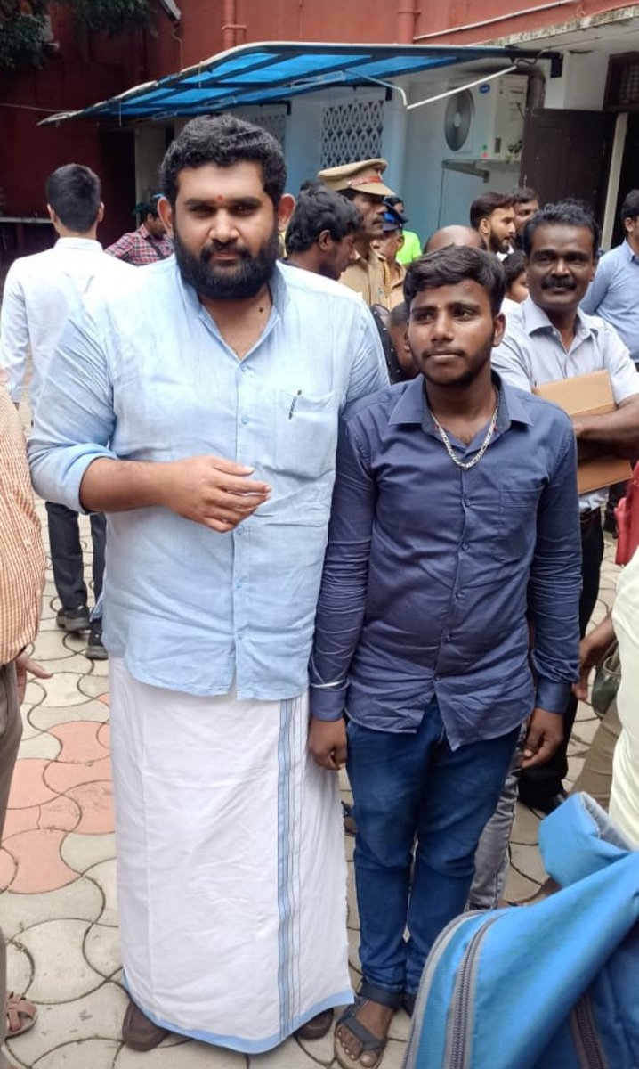 BjpPrasant49980's tweet photo. 🎉🎂 Happy birthday Anna ! 🎂🎉  
உங்கள் வாழ்க்கை எப்போதும் மகிழ்ச்சியோடு, வெற்றியோடு, ஆரோக்கியமோடு நிரம்பி இருக்க வாழ்த்துக்கள்! 💐✨  
#HappyBirthday #Celebration #JoyfulMoments #AmarPrasadReddy
@amar_anna_army https://t.co/gQOHH88BzG