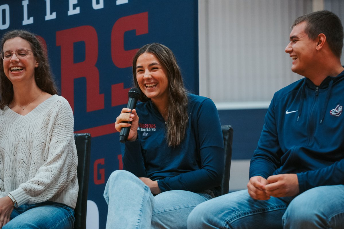 SterlingCLife's tweet photo. The best way to get to know Sterling? Come experience it for yourself. 💙

We loved welcoming future Warriors and their families to campus! ⚔️

https://t.co/dhHNKnTBrQ
#SterlingCollege #SterlingSnapshot #FutureWarrior #learnwithpurpose https://t.co/M2F0mypEVh
