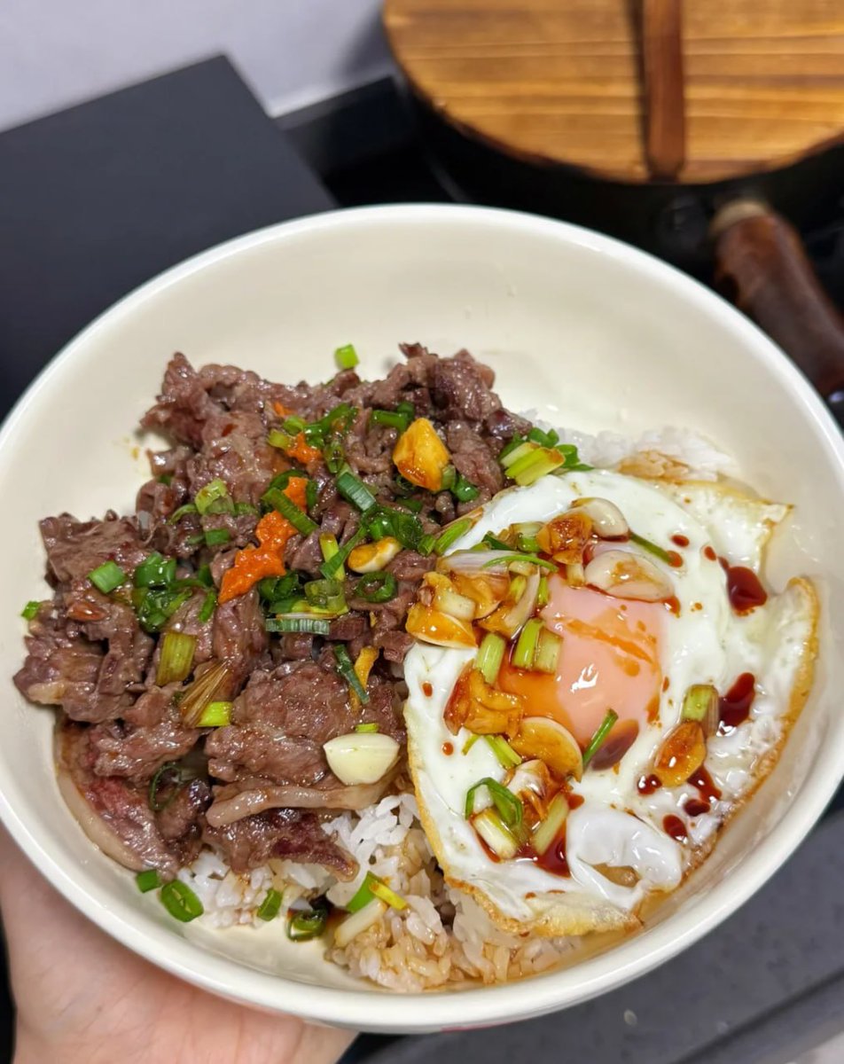DellaEasthvy's tweet photo. Dinner https://t.co/Zo8eB3ejXp