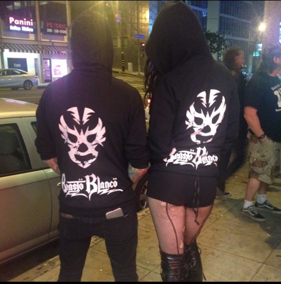 Chuck_Garric's tweet photo. Twining ❤️ https://t.co/jWb0s050G1