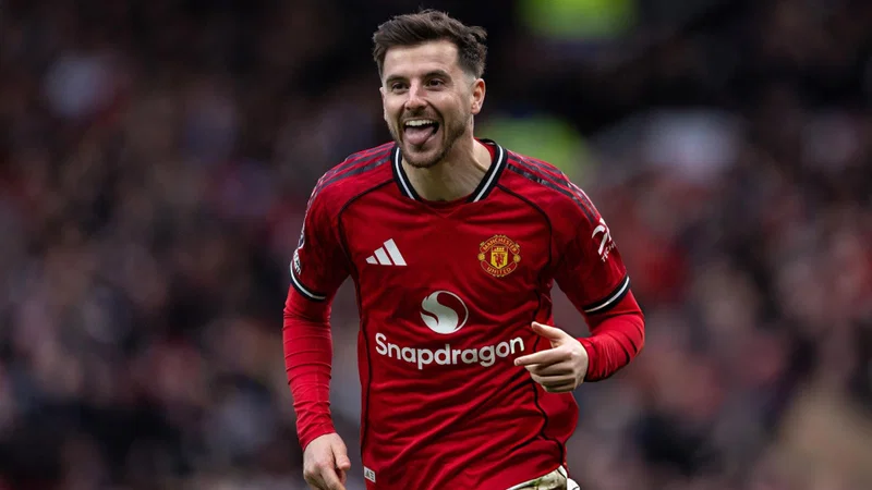 BigNatexd05's tweet photo. Mason Mount helped change the game against Fulham through his selfless runs and intelligence. In a game that desperately needed runners, he provided it. I'm going to highlight some of these in his 10 minute cameo. 🧵 https://t.co/gxF7Ah2LEY