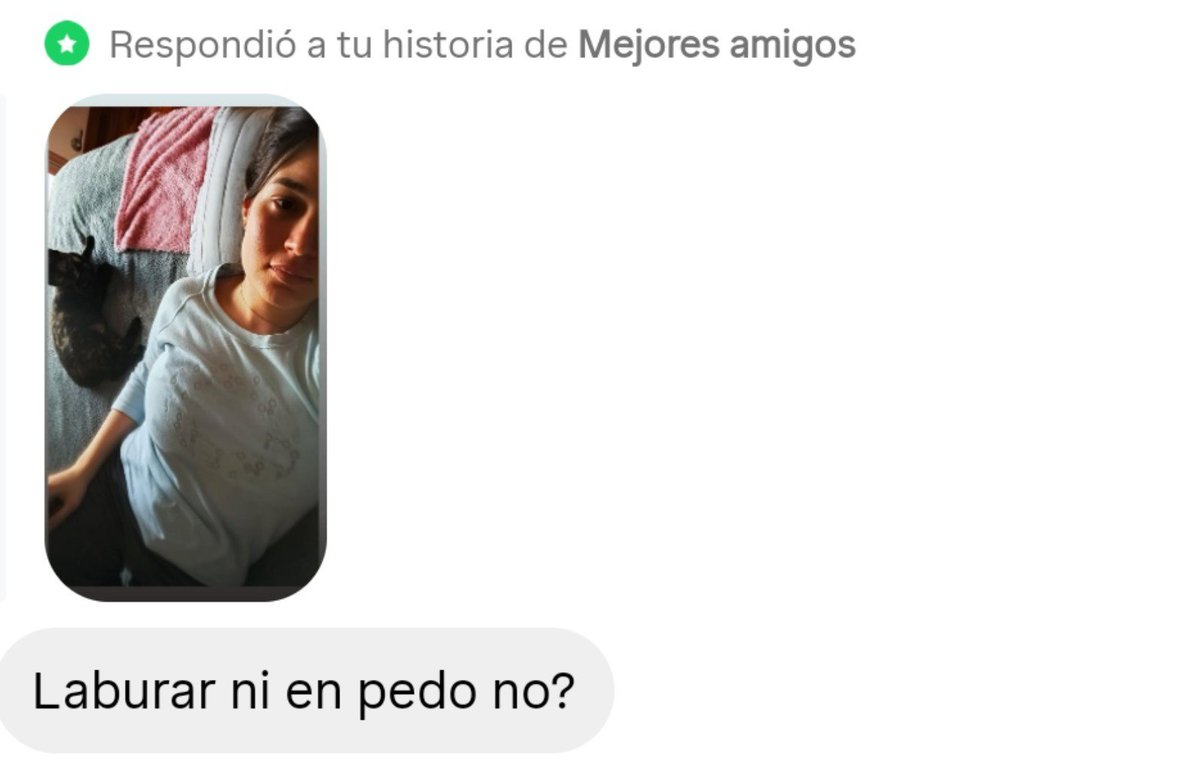 DeSantisJu's tweet photo. Tengo un amigo que cada vez que subo una historia beboteando antes de las 5 de la tarde me pregunta por el laburo https://t.co/Rt8q11gjhh