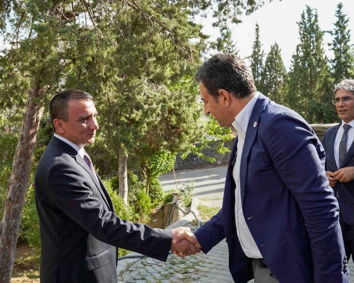 AliAyran8's tweet photo. İl Başkanımız Ecz.Bozan Sürücü, Milletvekilimiz Burhanettin Bulut ve il örgütümüzle KOSGEB İl Müdürlüğünü ziyaret ederek çalışmalar hakkında bilgi aldık. Misafirperverlikleri için teşekkür ederiz.@yenipartiyiz @eczozgurozel @eczburhan @MTanal @BozansurucuYeni https://t.co/kzxry1LM7m