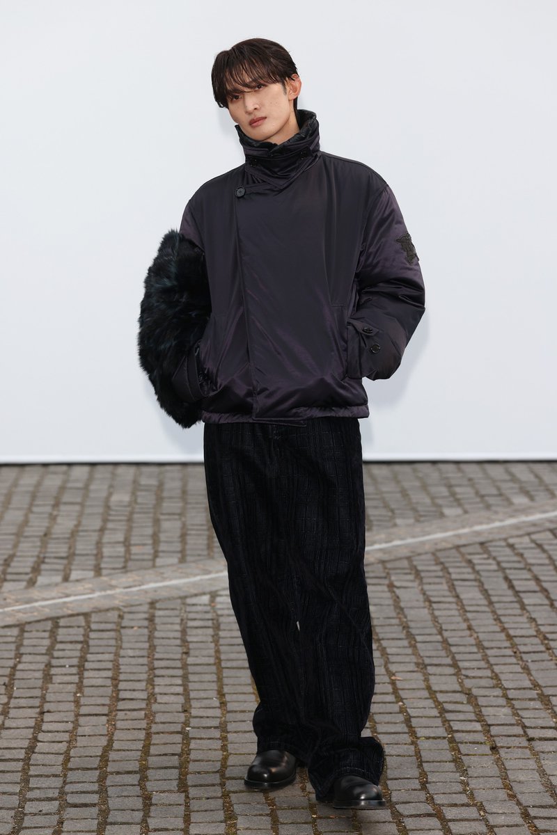 lavoirmagazine's tweet photo. Koji Mukai attends the Burberry Summer 2027 show at London Fashion Week. https://t.co/UqYbPfRyBS