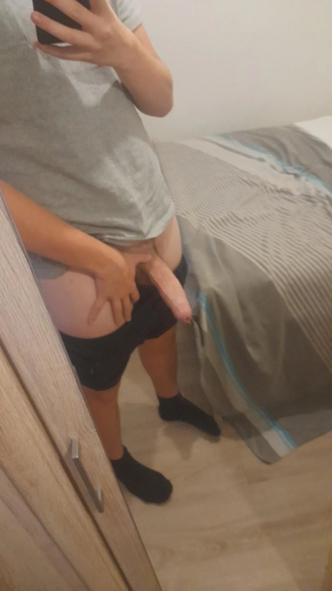 Lucky_Young0's tweet photo. Hellosztok, új vagyok még itt. Remélem fog nektek tetszeni azt, amit itt megosztok. #cock #magyar #teen #dick #nagyfasz https://t.co/kyEH3U9ON6